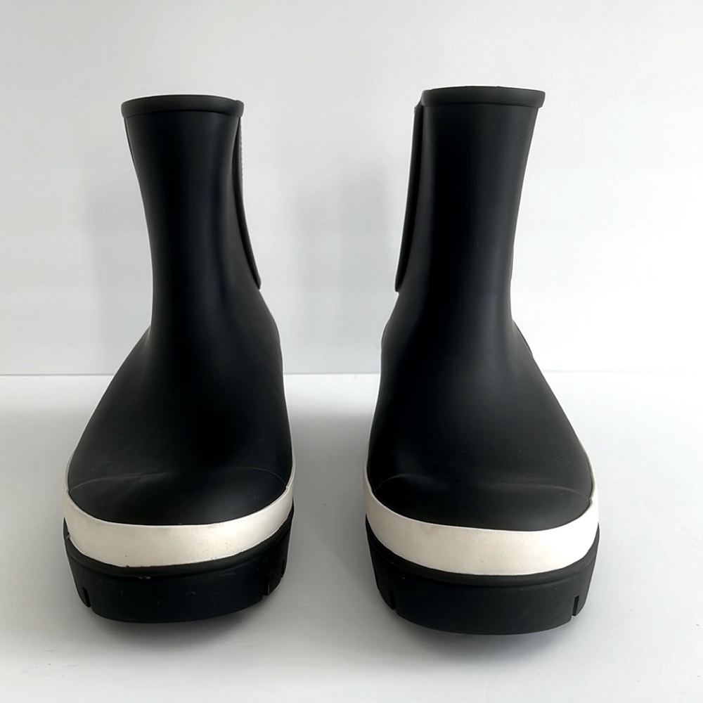 TORY BURCH Hurricane Ankle Boots Perfect Black Tan Lug Sole Shoes Size 11 New - Picture 6 of 10